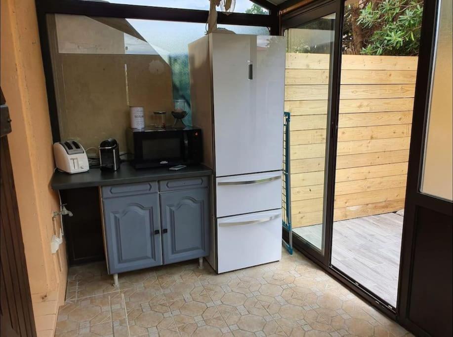 Maison Vacances Proche De La Mer เลอบาร์กาแรส ภายนอก รูปภาพ